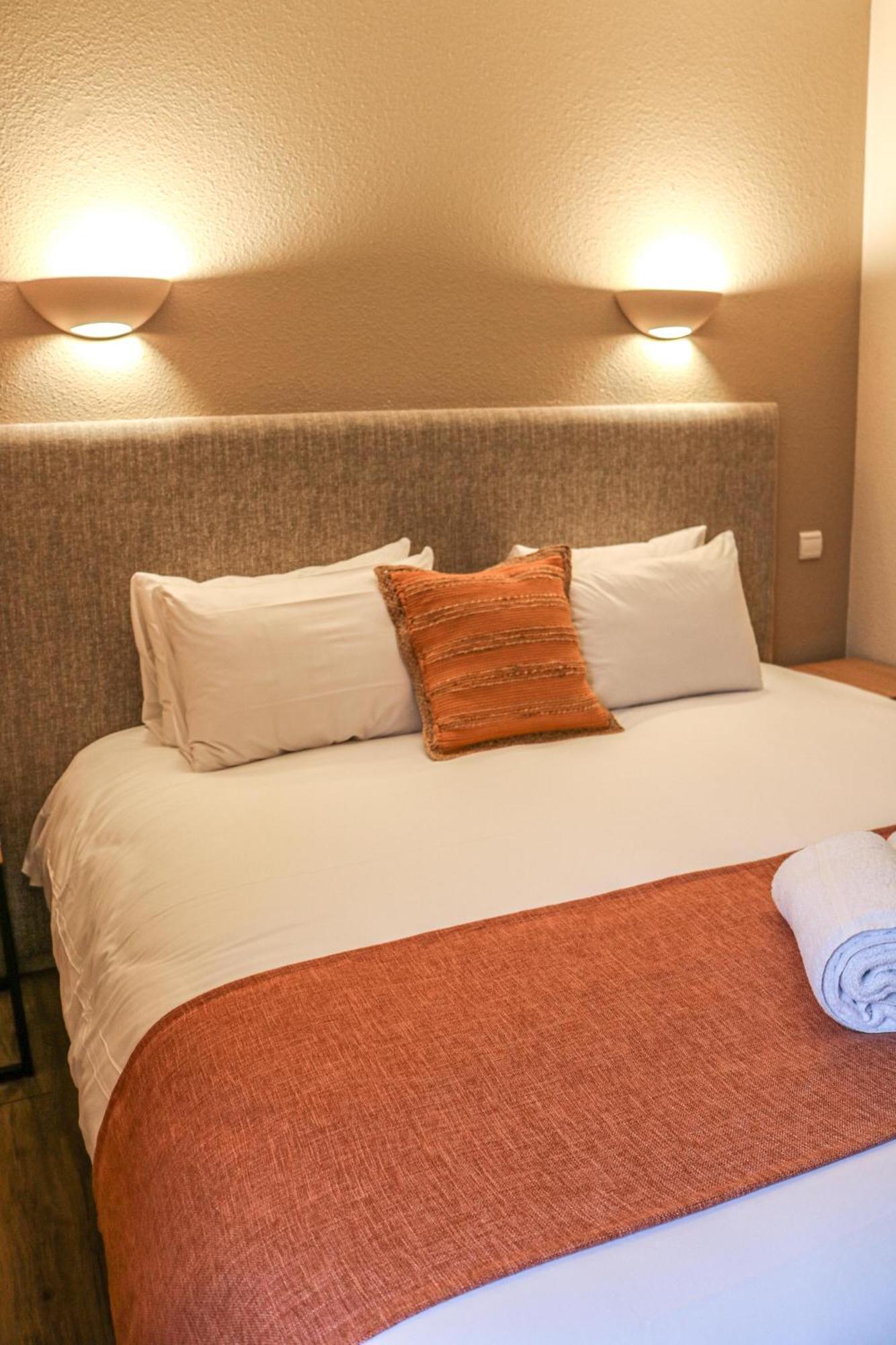 Logis La Bastide De Grignan Hotel & Restaurant "La Chenaie" Εξωτερικό φωτογραφία